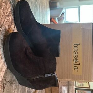 Busssola suede ankle pots